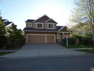 256 Royal Oak St, Newberg, OR 97132-7413