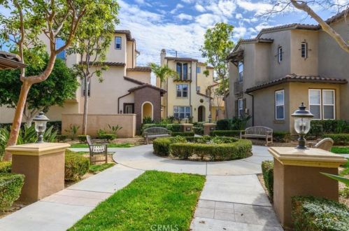 15 Tall Oak, Irvine CA  92603-4213 exterior