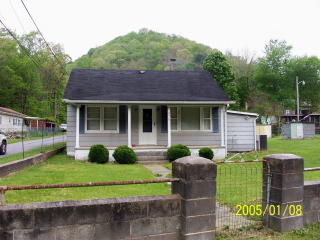 20707 Highway 16, Squire, WV 24884