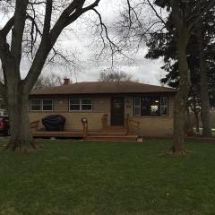 205 Park Ave, Carpentersville, IL 60110-1476