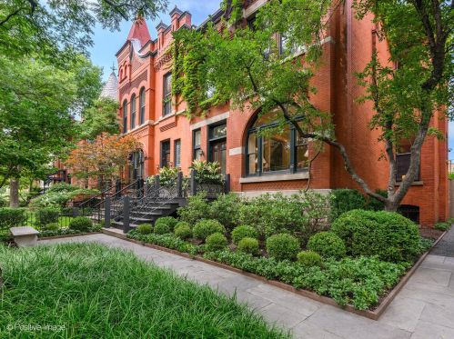 620 Fullerton Pkwy, Chicago, IL 60614-2614