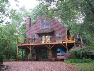 11 Pumpkinvine Trl, Euharlee, GA 30120-6928
