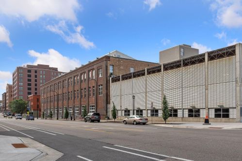801 Washington Ave, Minneapolis MN  55415-0012 exterior