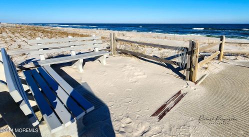 31 Crane Way, Lavallette NJ 08735-1306 exterior