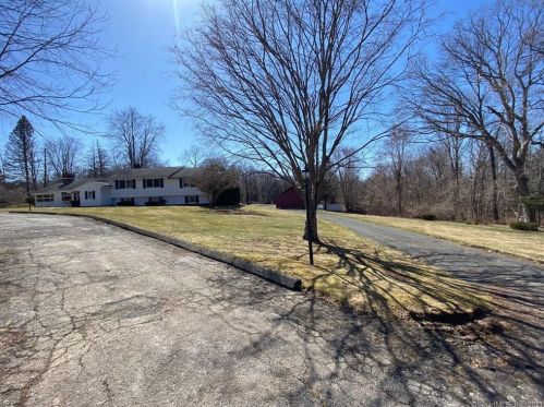 24 Dayton Hill Rd, Wallingford, CT 06492-5310
