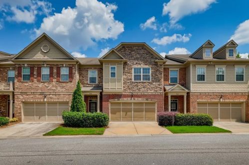 5569 High Point Rd, Atlanta GA  30342-5038 exterior