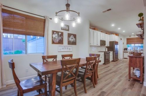 5057 Bella Collina St, Oceanside CA  92056-1924 exterior