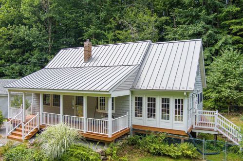 124 Oak Hill Rd, Weare, NH 03281-5832