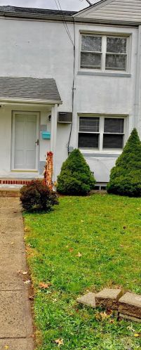 21 Roosevelt Ct, Metuchen, NJ 08840-1426