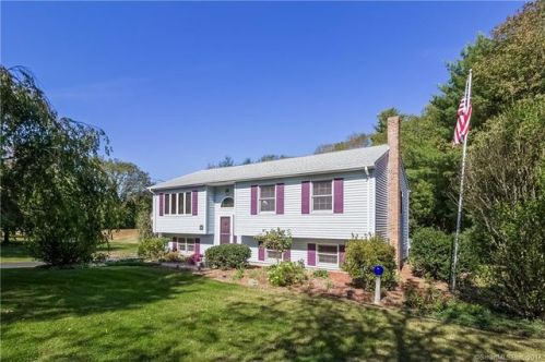 152 Lk Hayward Rd, Colchester CT  06415-1815 exterior
