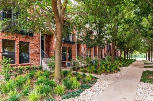 6106 Portrush Dr, Fort Worth TX  76116-7418 exterior