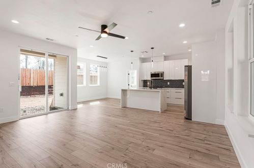 8586 Ridgecrest Dr, Paradise, CA 95969-2417