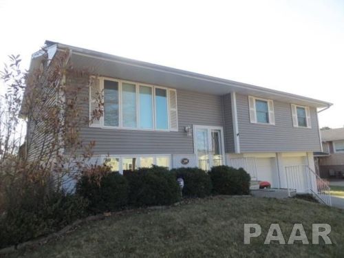 2900 Larchmont Ln, Peoria IL  61615-4001 exterior