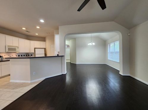 34 Wild Orchid Ct, Conroe TX  77385-3557 exterior
