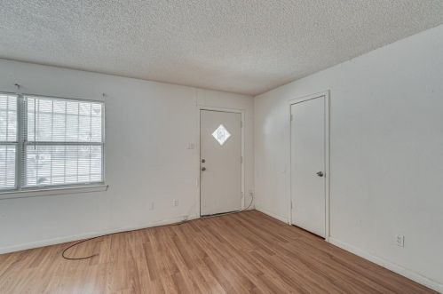 234 Cherry Pt Dr, Dallas TX  75232-3629 exterior