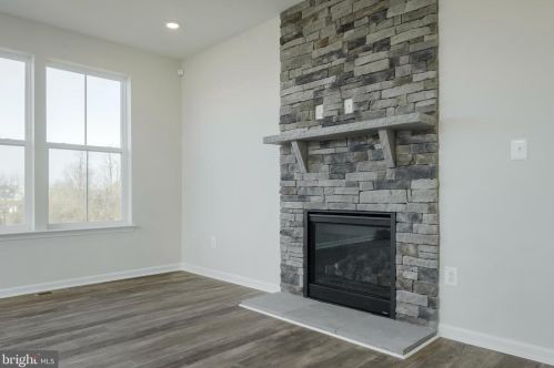 99 Branson Cir, Shepherdstown, WV 25443-5121
