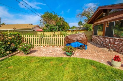1621 Sumac Ln, Anaheim CA  92804-6653 exterior