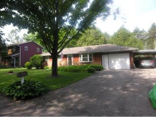1958 Manor Ln, Hastings, MN 55033-3320