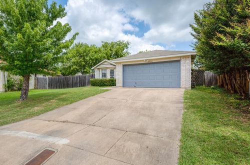 10404 Blue Stem Ct, Fort Worth, TX 76108-4900
