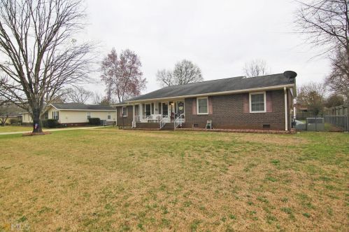 312 Gilchrist Dr, Warner Robins, GA 31093-2800