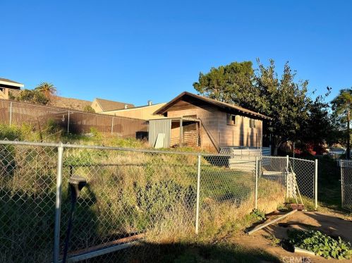 6062 Rouner Dr, Riverside CA  92509-1733 exterior