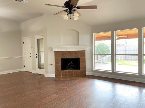 2461 Wagonwheel Dr, Rockwall, TX 75032-7270