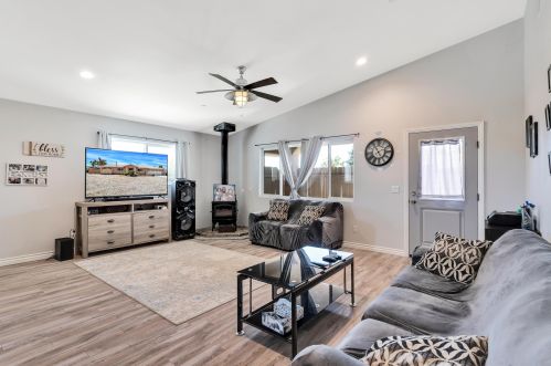 57915 Joshua Ln, Yucca Valley, CA 92284-4194