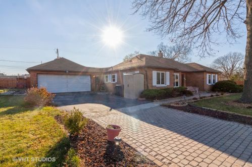 1425 54th Pl, Burr Ridge, IL 60525
