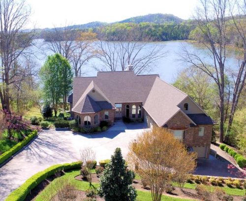 145 Pineberry Dr, Vonore, TN 37885-2055