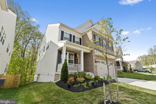 9556 Sanger St, Lorton, VA 22079-2711