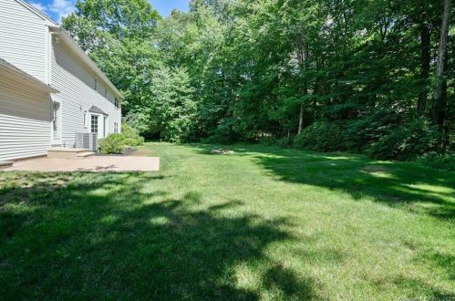 885 Cornwall Ave, Cheshire, CT 06410-2617
