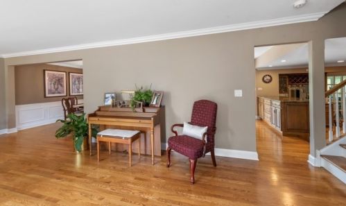 1530 Kaspar Ave, Arlington Hts, IL 60004-3761