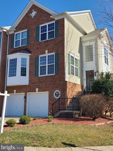 8925 Purple Lilac Cir, Lorton, VA 22079-5643