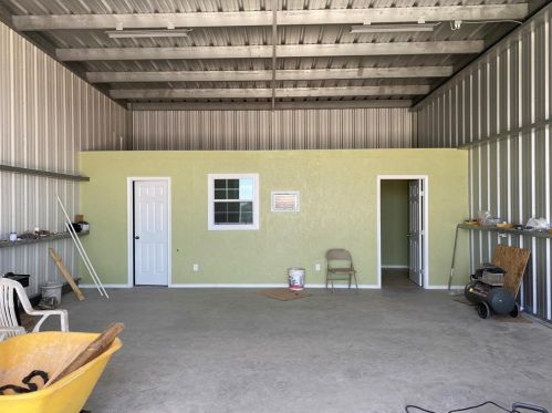 160 County Road 839, Angleton TX  77515-7683 exterior