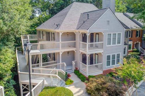 1000 Camden Ct, Atlanta GA  30327-4276 exterior