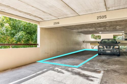 2140 Kuhio Ave, Honolulu HI  96815-2372 exterior