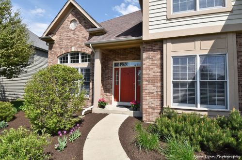 533 Sycamore Ln, North Aurora, IL 60542-1298