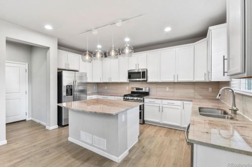 6632 Muscadine Ct, Denver CO  80016 exterior