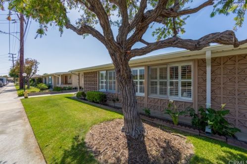 1470 Northwood Rd, Seal Beach, CA 90740-3487