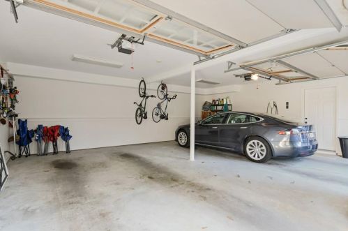 414 Brentwood Dr, Atlanta GA  30305-3205 exterior