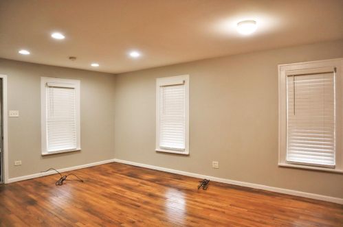 3760 Sandusky St, Hobart, IN 46342-1632