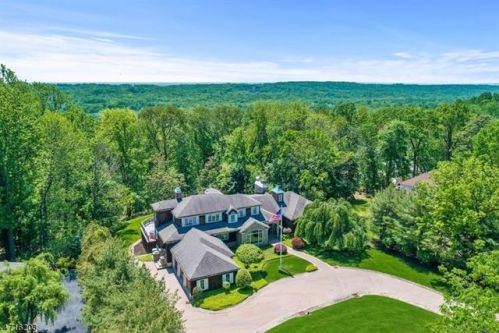 28 Ellsworth Dr, Warren, NJ 07059-7135