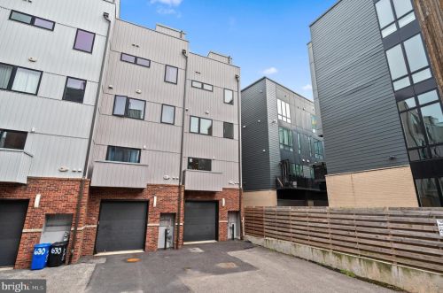 626 5th St, Philadelphia PA  19147-2216 exterior