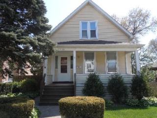 1508 Greenleaf St, Evanston IL  60202-1157 exterior