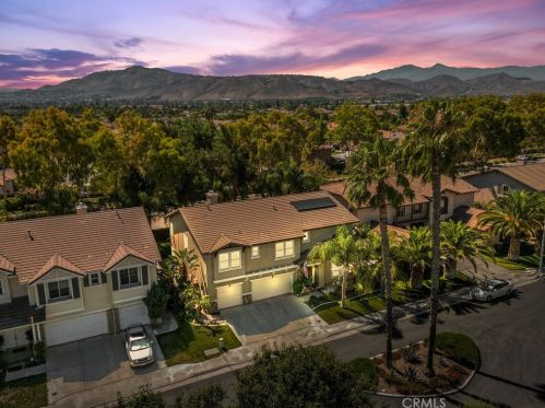 11364 Pondhurst Way, Riverside CA  92505-3471 exterior
