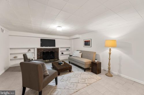 821 Bonifant St, Silver Spring MD 20910-5530 exterior