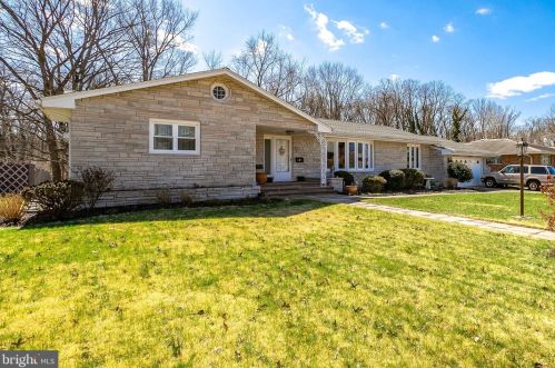 10 Wedge Dr, Trenton, NJ 08610-5718
