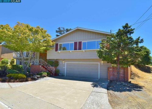 3180 Cromwell Pl, Hayward, CA 94542-1210