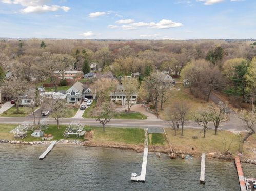 5251 Bald Eagle Blvd, Saint Paul MN  55110-6532 exterior