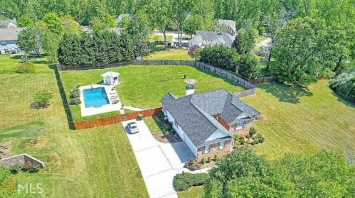 105 Melrose Creek Dr, Stockbridge GA  30281-2350 exterior